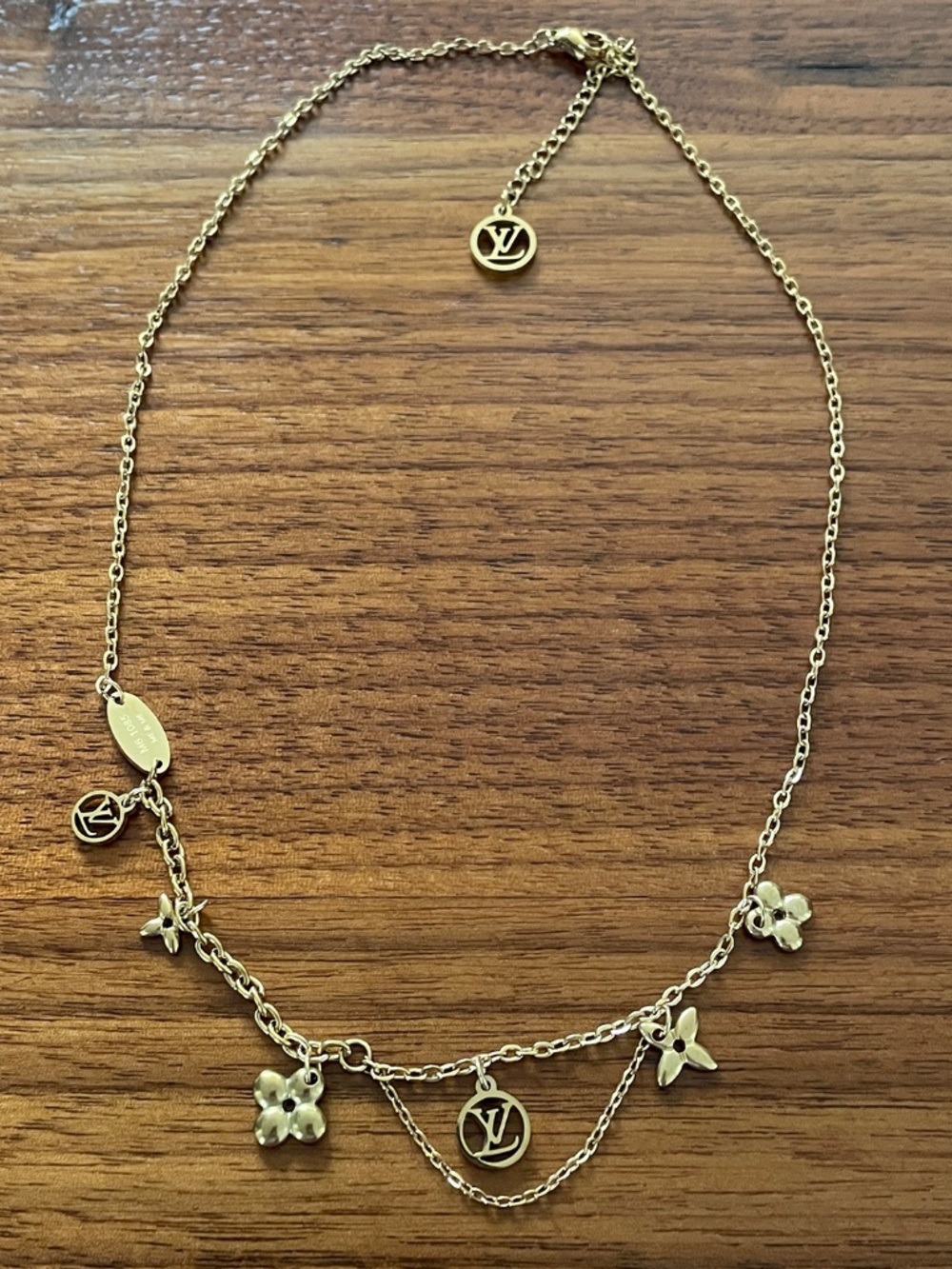 LV Gold Plated Necklace with Dust Bag and Box - Picture 2 of 7